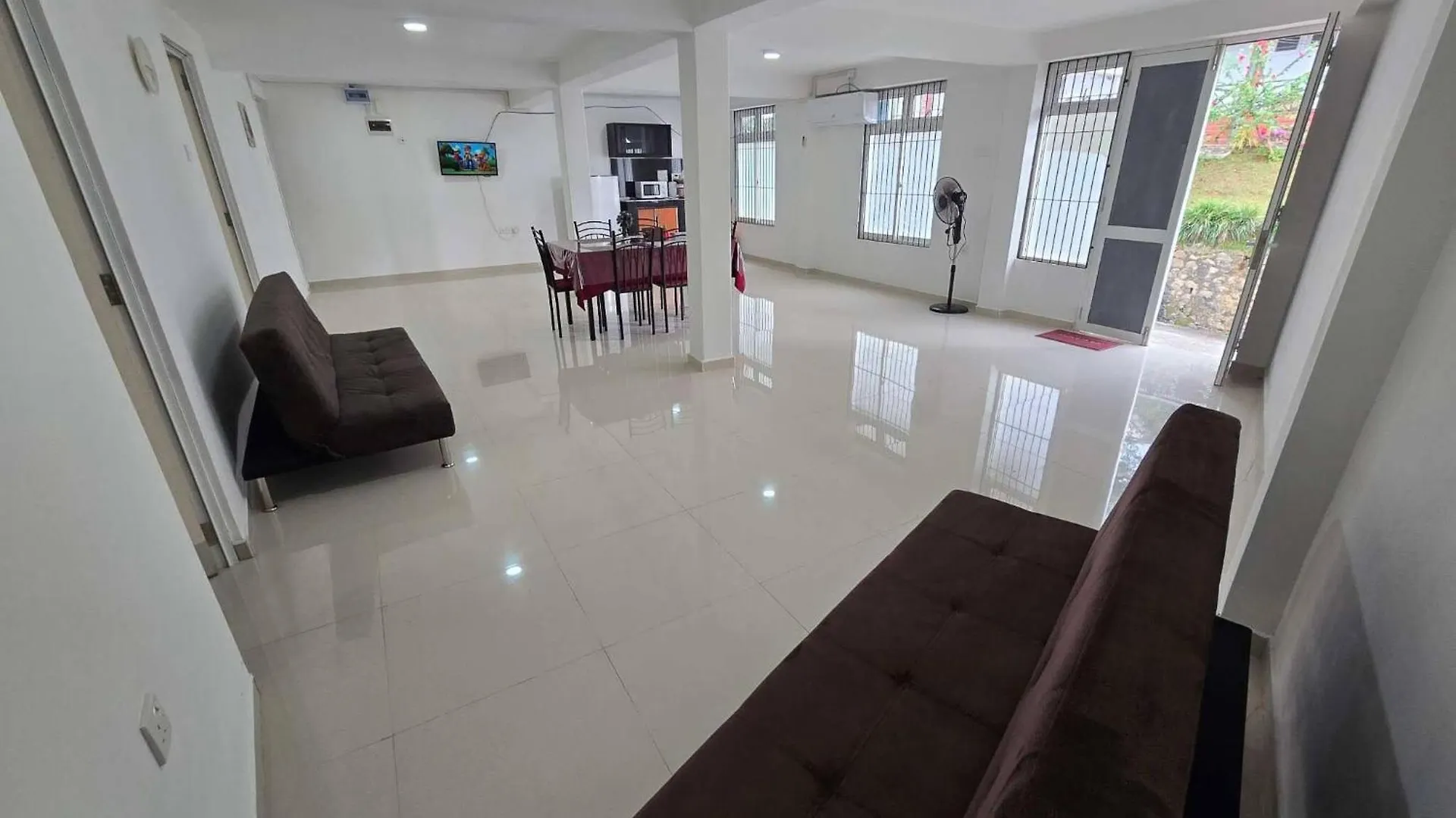 Kandy Panoramic Mpm Deluxe Suit Airconditioned-4A3 Πανσιόν